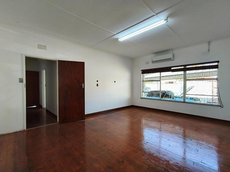 To Let Commercial Property for Rent in Mthata Eastern Cape